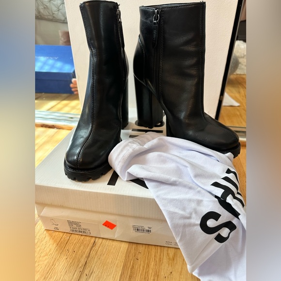 SCHUTZ Lug Sole Ankle Boot - Picture 3 of 5